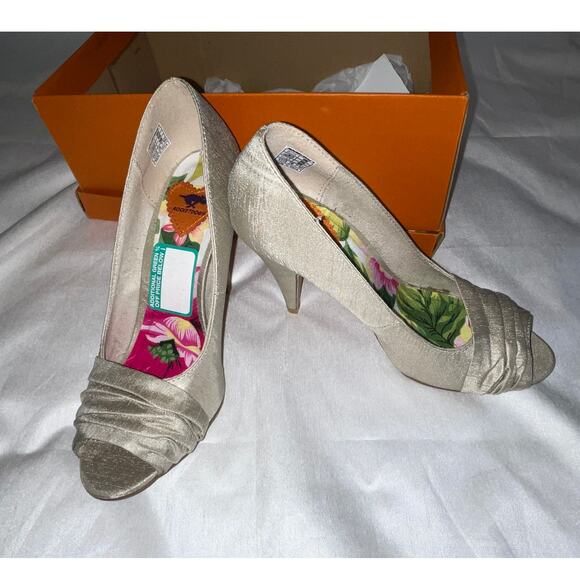 Rocket Dog Octavia Thai Silk Heels in Sesame - Size 7M - New in Box‎ - Picture 3 of 8